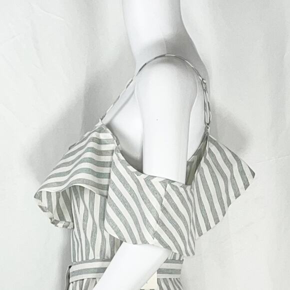 After Market White & Gray Stripe Flutter Cold Shoulder Ruffle Hem Romper SzS NWT - Picture 13 of 16
